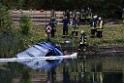 Einsatz BF Koeln PKW im See Koeln Esch P074